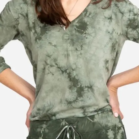 JOHNNY WAS ‘BLAKE’ NWT AUTHENTIC OLIVE BRANCH TIE DYE LONG SLEEVES T-SHIRT - Picture 15 of 17